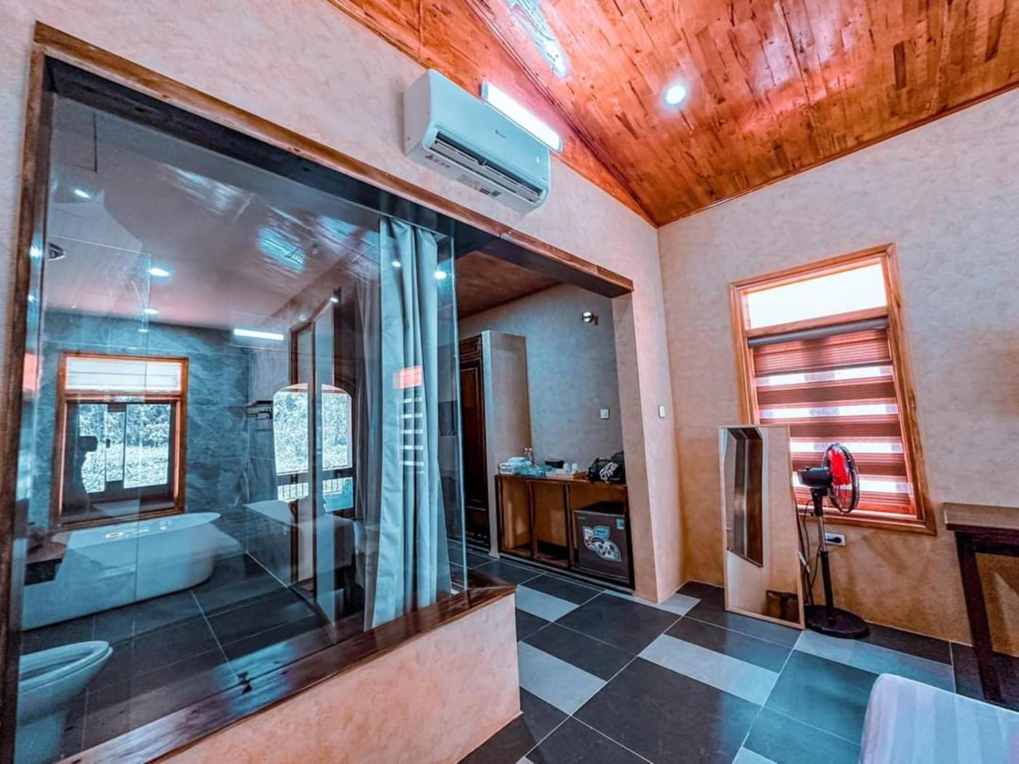 Sky Bay Lodge Ha Giang Exterior photo
