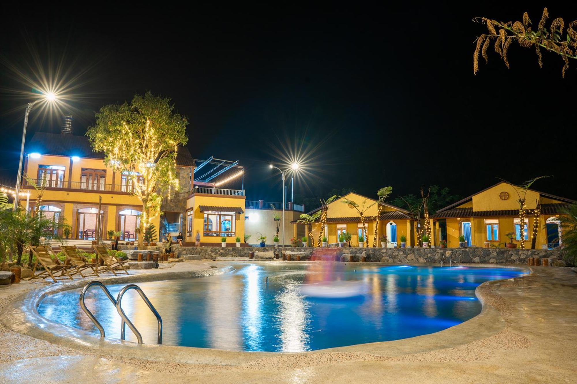 Sky Bay Lodge Ha Giang Exterior photo